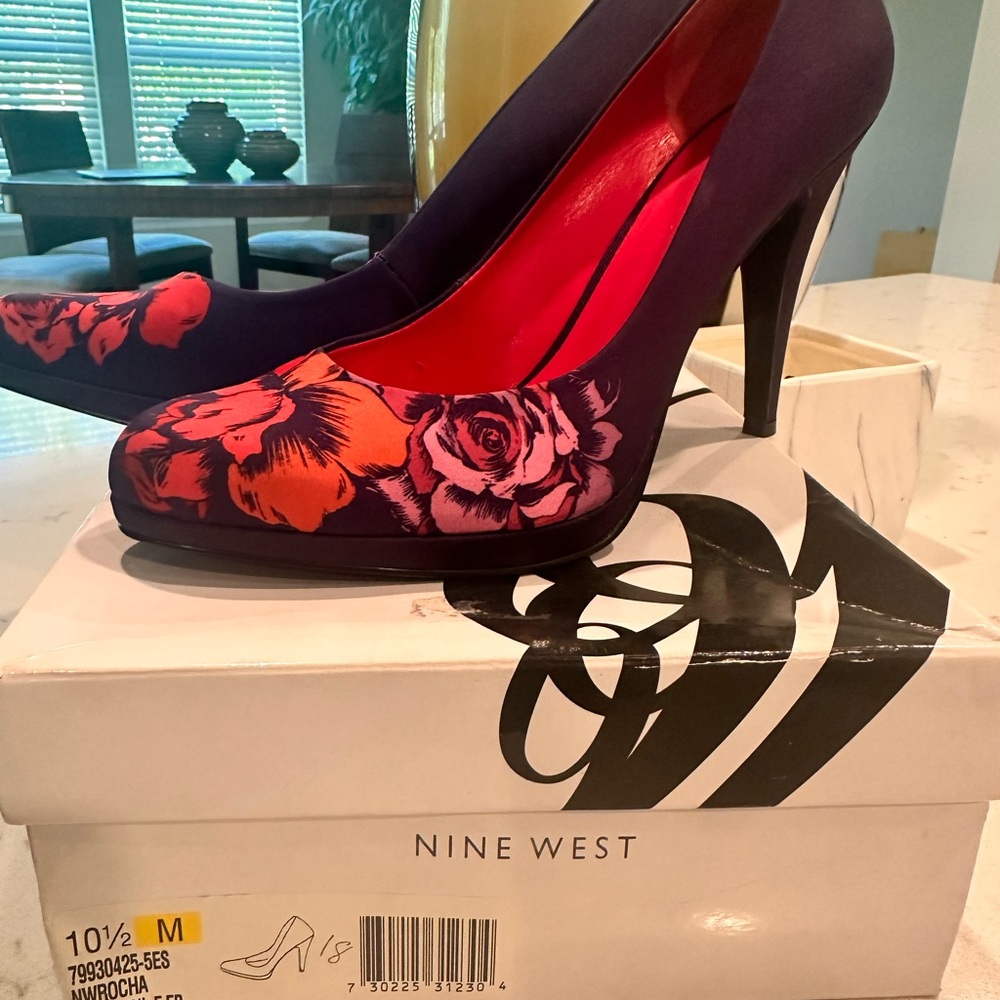 New Nine West Floral Heels